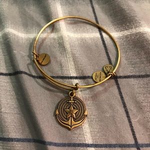 Anchor expandable bracelet